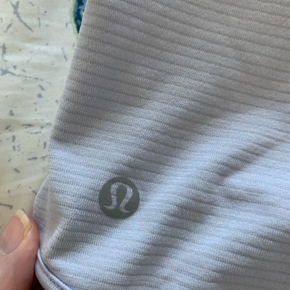 Lululemon Athletica Swiftly Mid Rise Shorts Size 6 - Picture 7 of 7